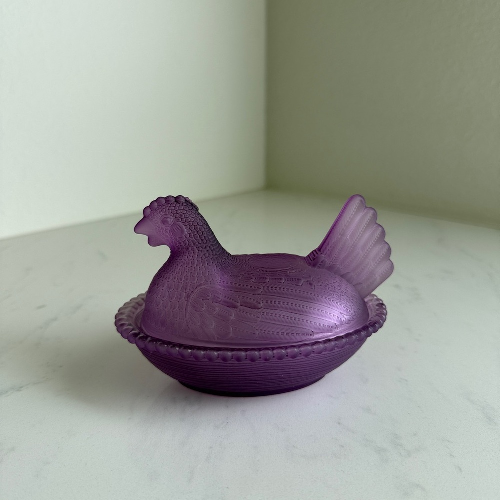 IMPORT Purple Satin Hen On Nest 4”! - Picture 2 of 9